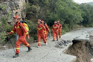 罗马球迷丢座椅砸伤人，尤文首次对客队球迷做出终生禁止入场处罚